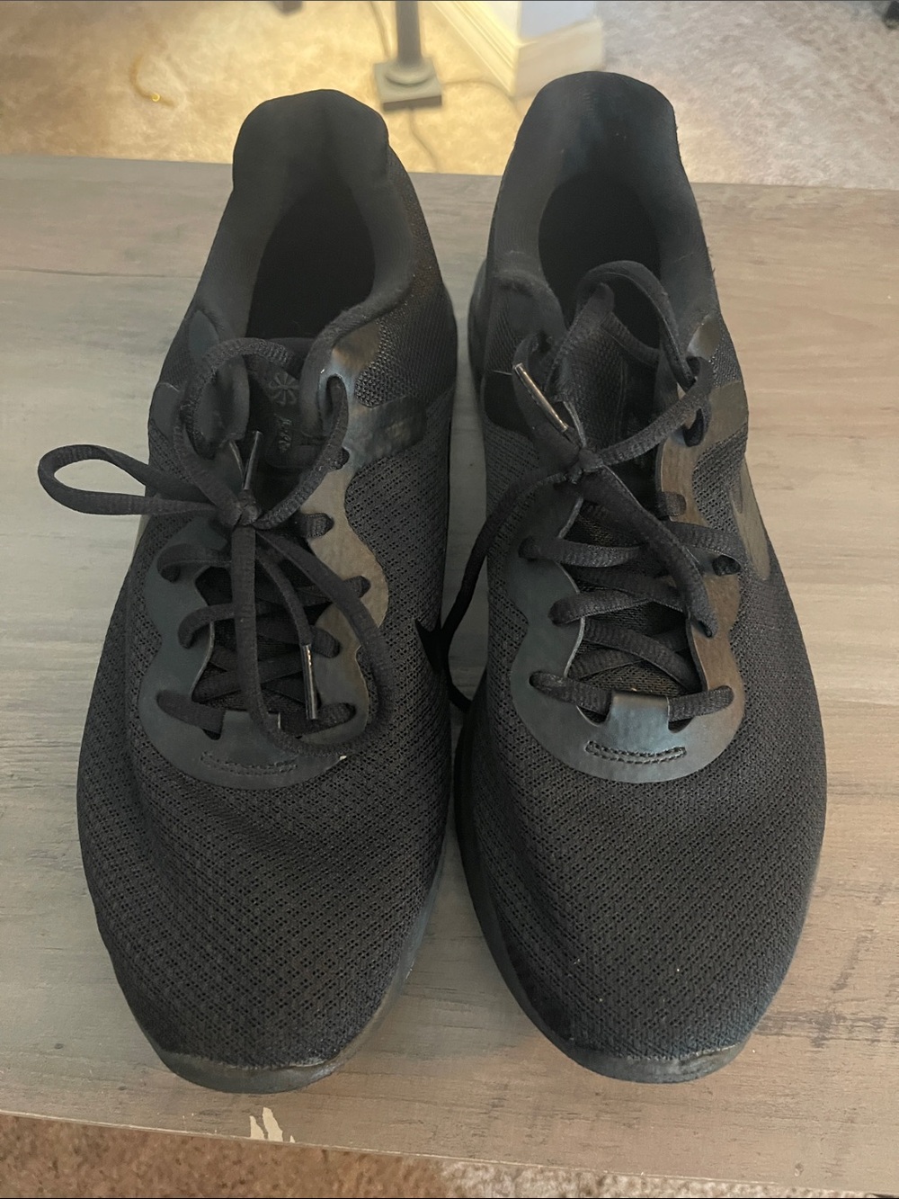 Nike Lightweight Mesh Sneakers